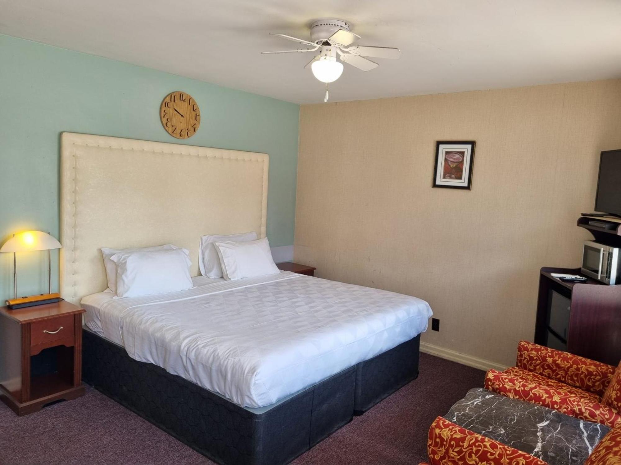 Motel Manor *